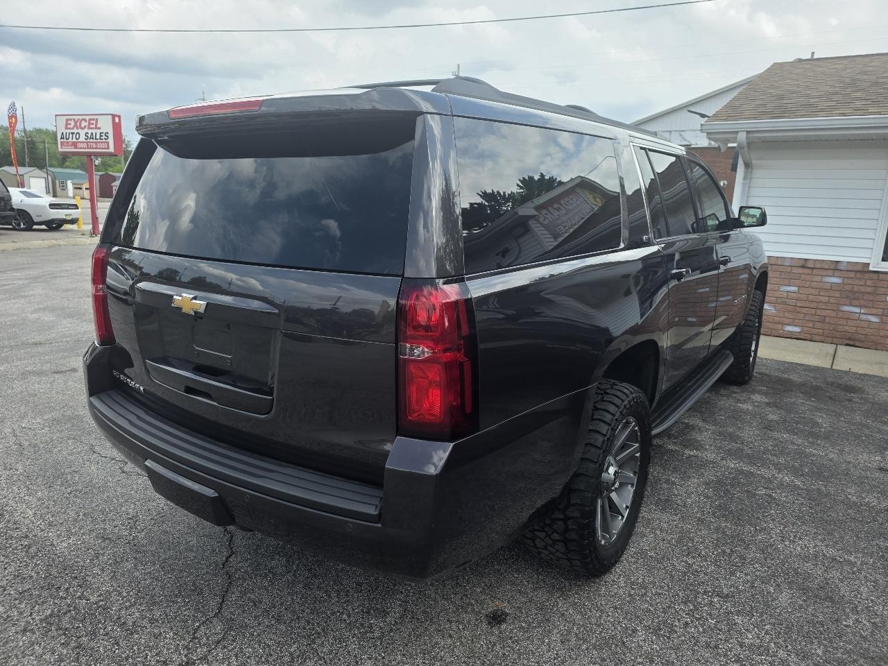 Chevrolet Suburban LT 4WD 2016