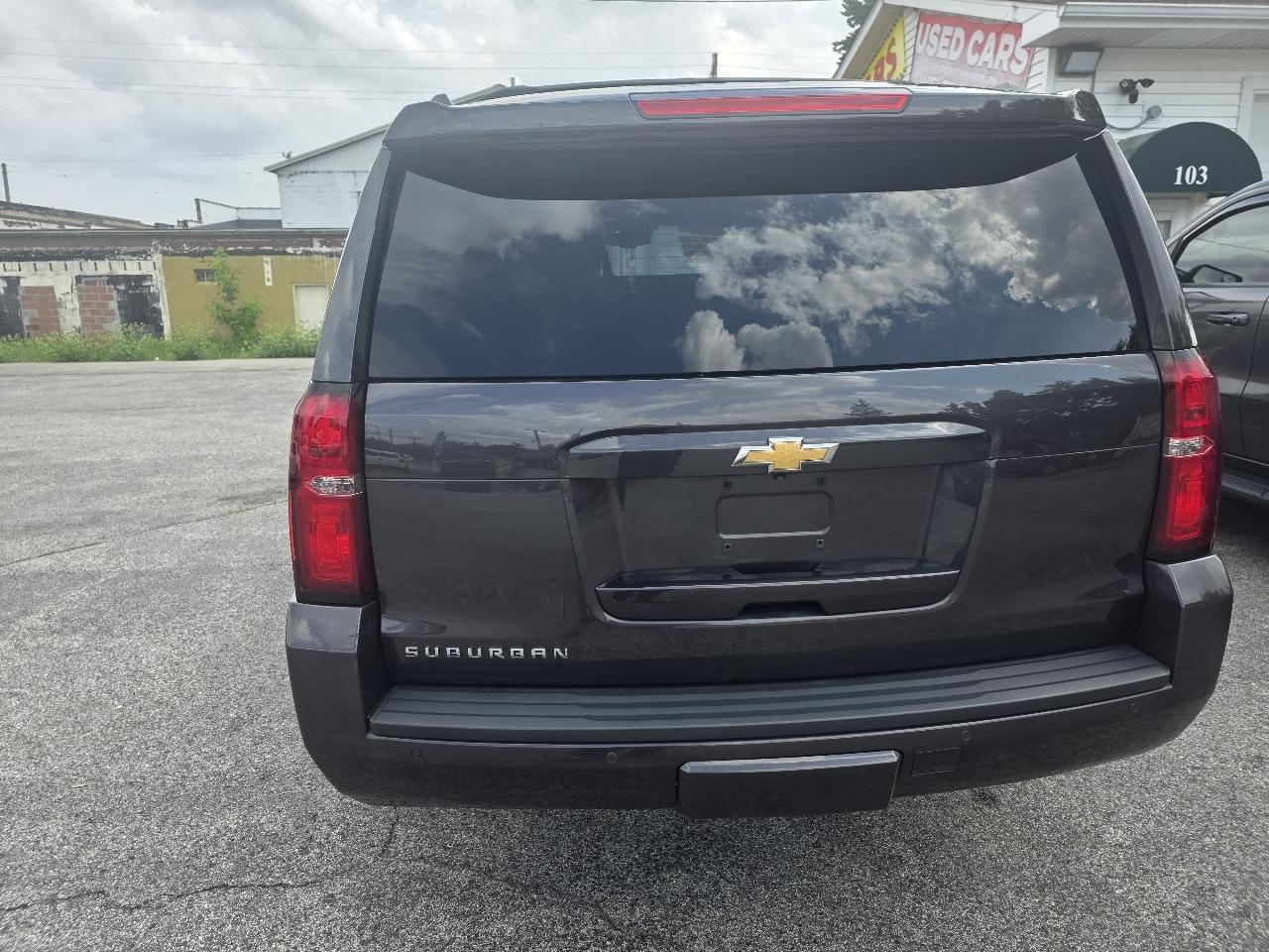 Chevrolet Suburban LT 4WD 2016