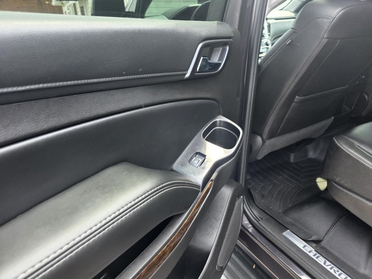 Chevrolet Suburban LT 4WD 2016