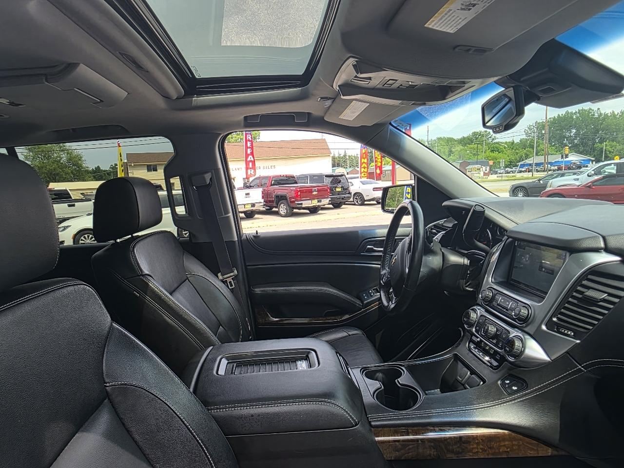 Chevrolet Suburban LT 4WD 2016