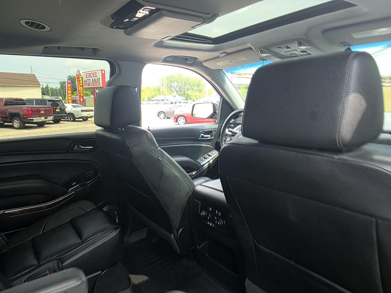Chevrolet Suburban LT 4WD 2016