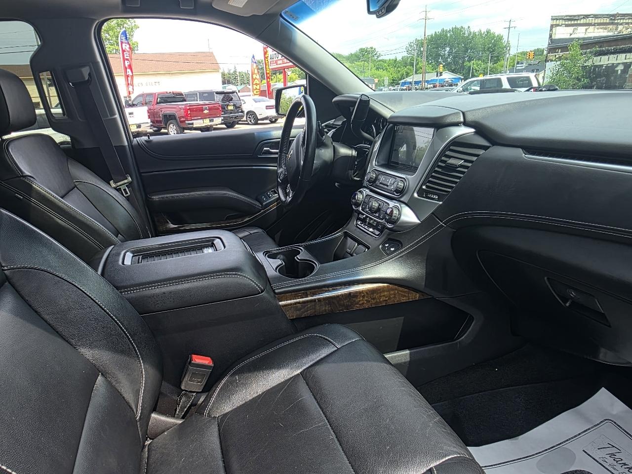 Chevrolet Suburban LT 4WD 2016