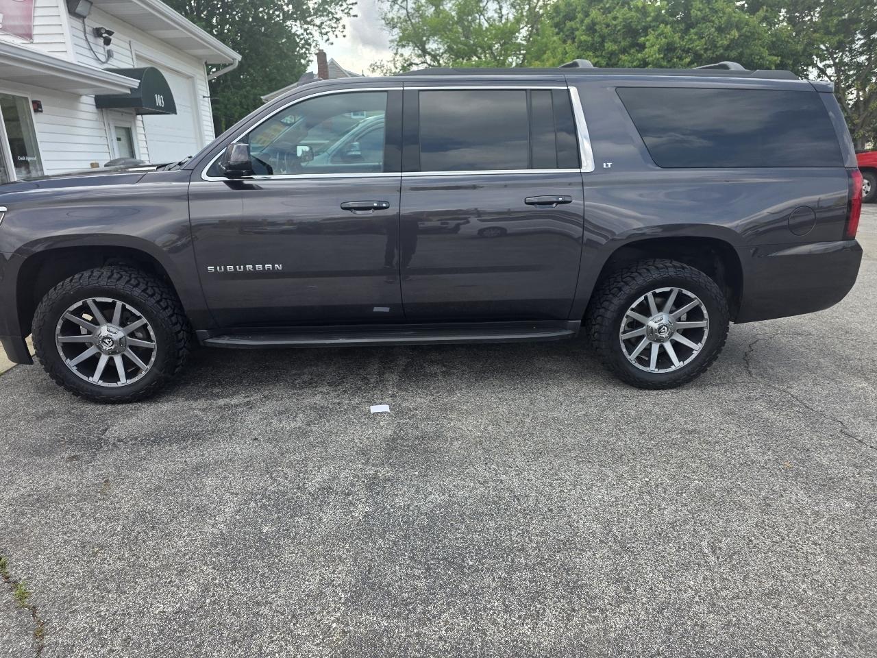 Chevrolet Suburban LT 4WD 2016