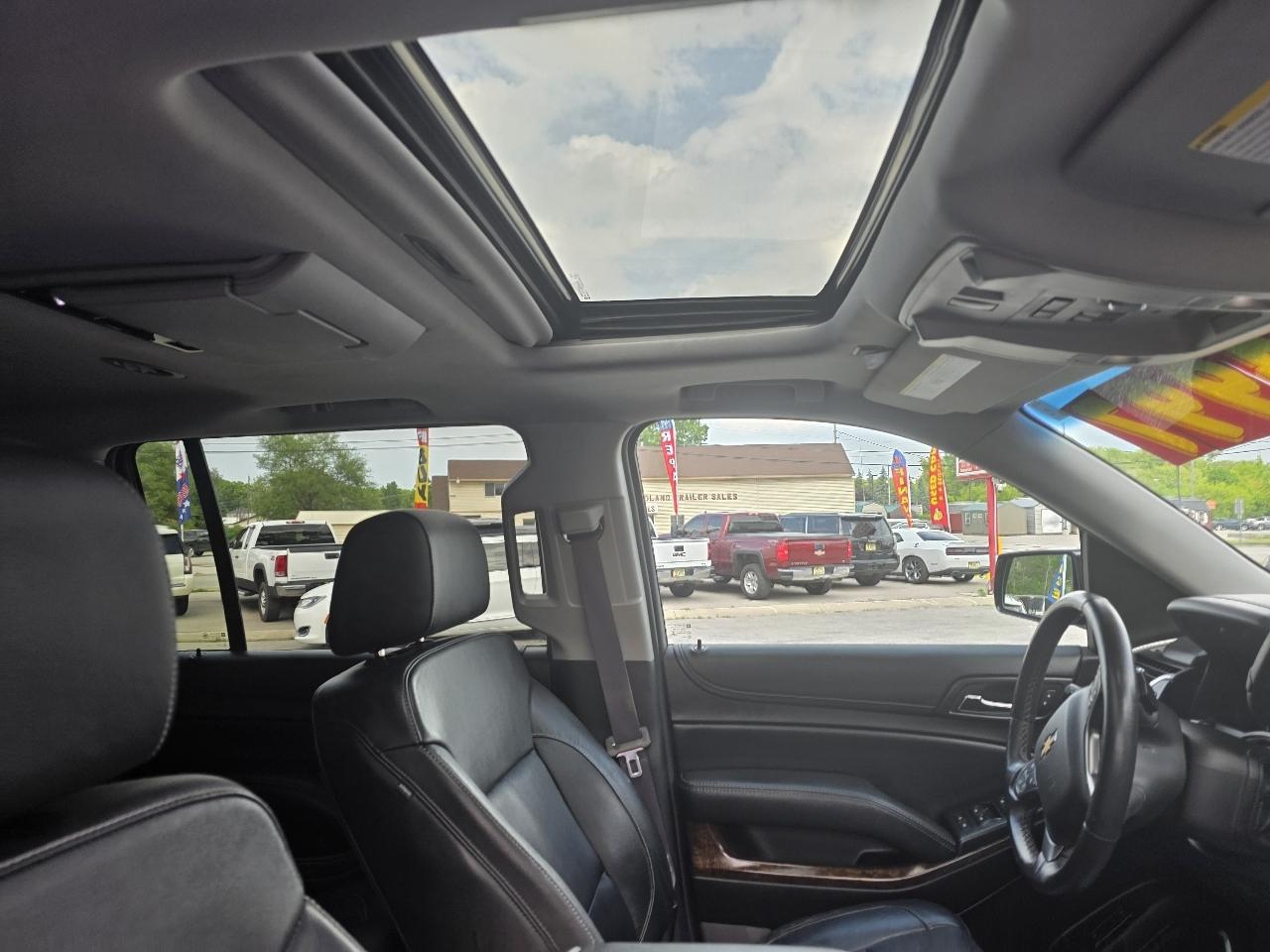 Chevrolet Suburban LT 4WD 2016