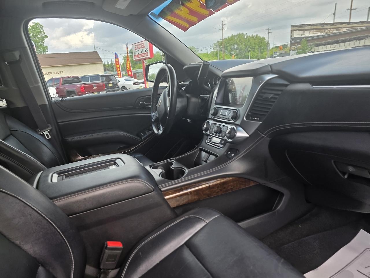 Chevrolet Suburban LT 4WD 2016