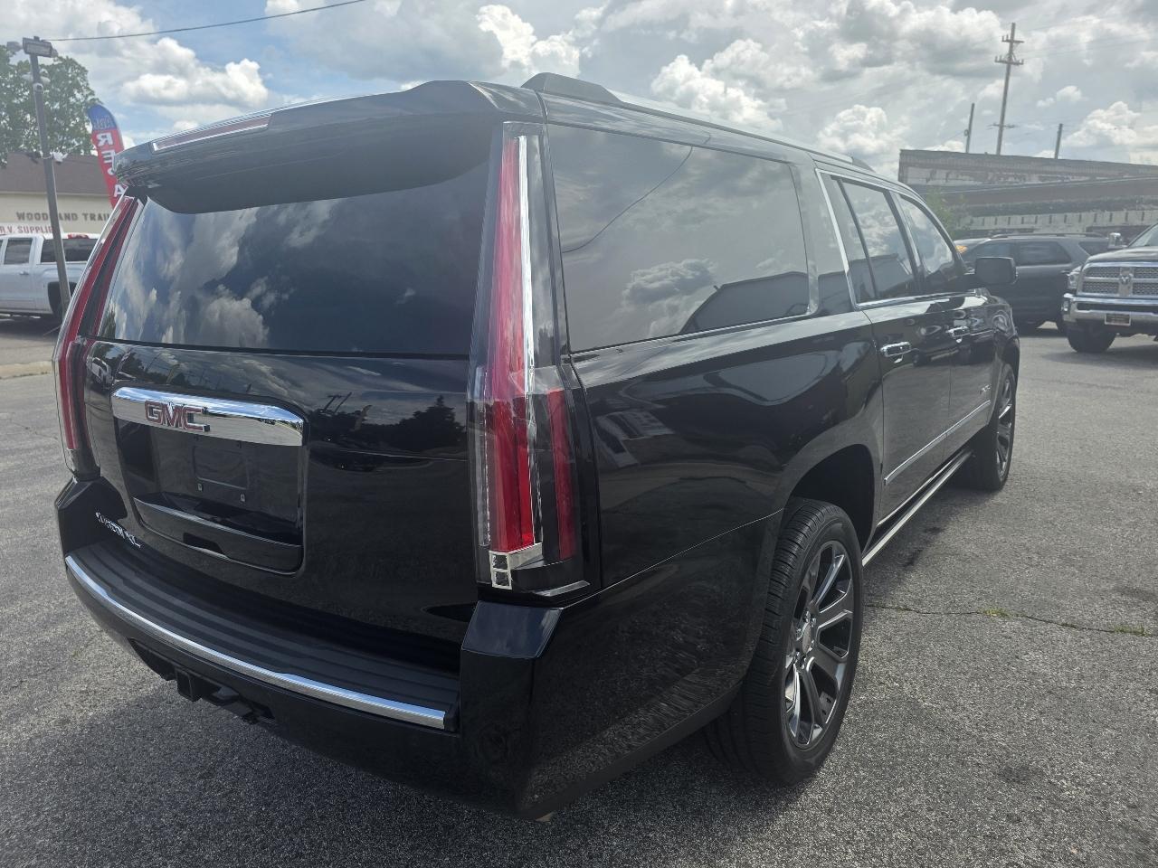 GMC Yukon Denali XL 4WD 2015