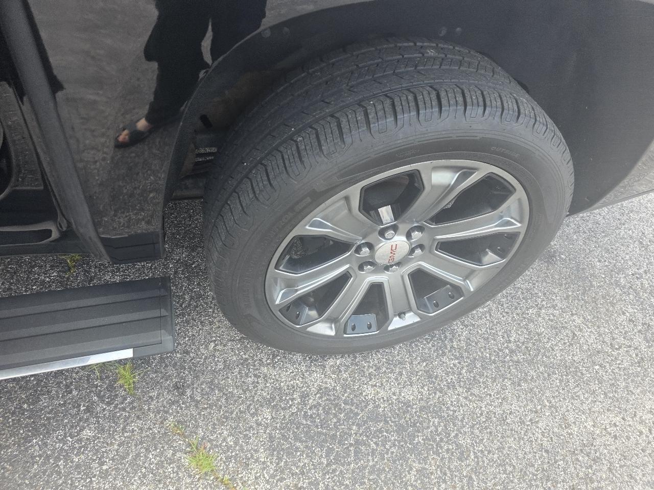 GMC Yukon Denali XL 4WD 2015