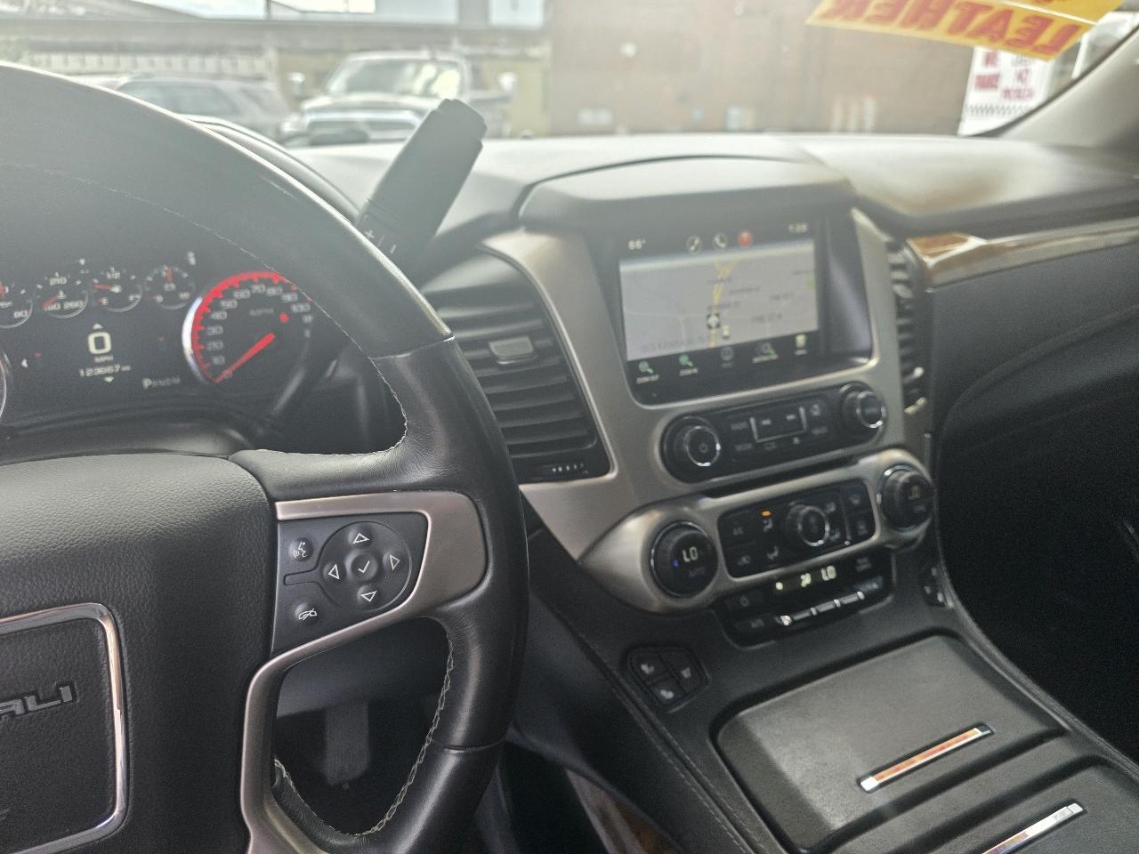 GMC Yukon Denali XL 4WD 2015