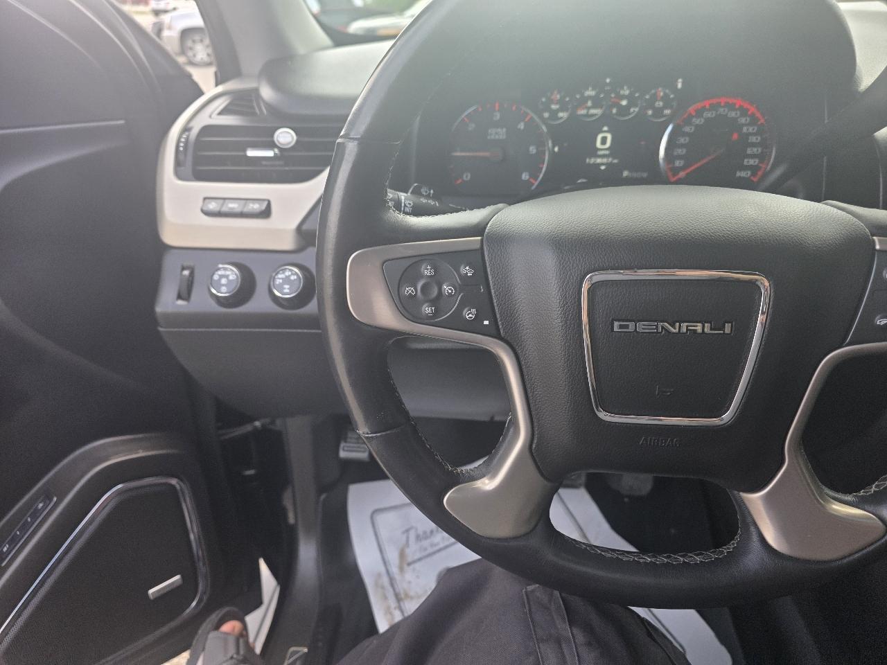 GMC Yukon Denali XL 4WD 2015