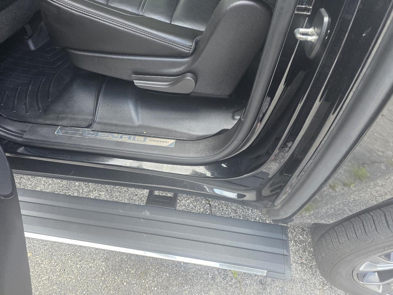 GMC Yukon Denali XL 4WD 2015