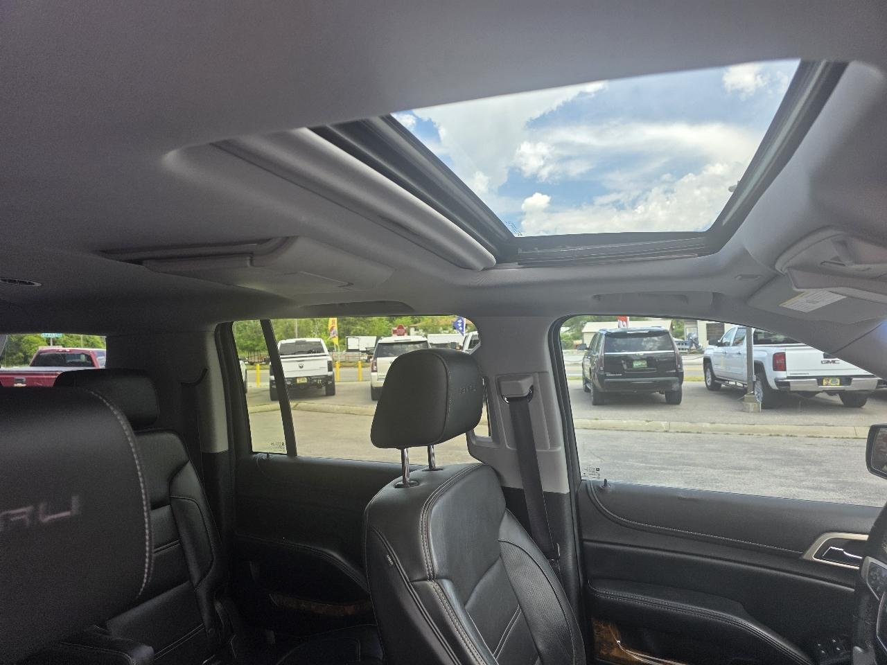 GMC Yukon Denali XL 4WD 2015