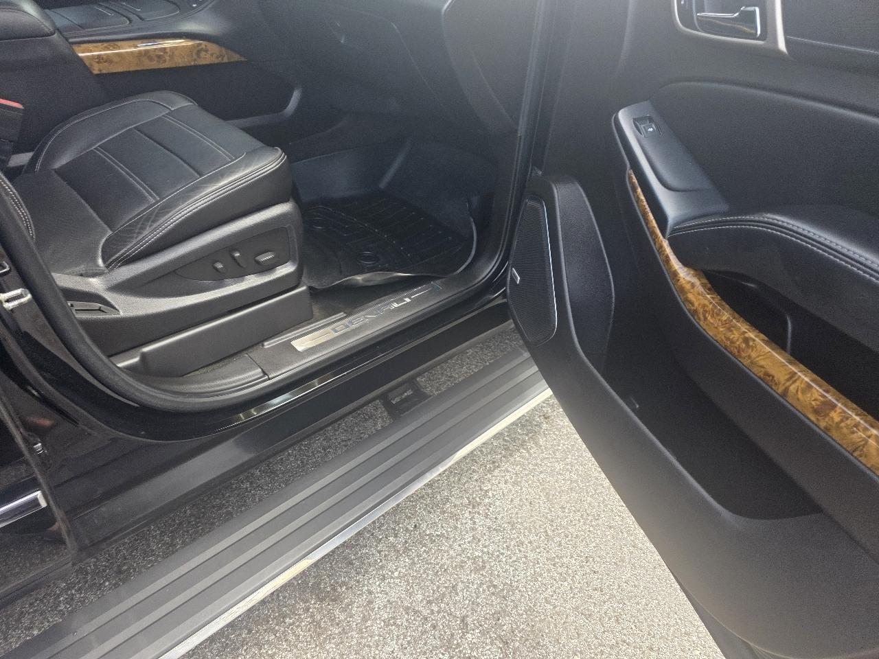 GMC Yukon Denali XL 4WD 2015