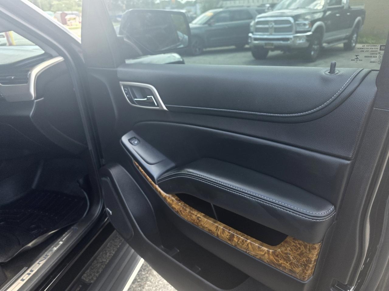 GMC Yukon Denali XL 4WD 2015