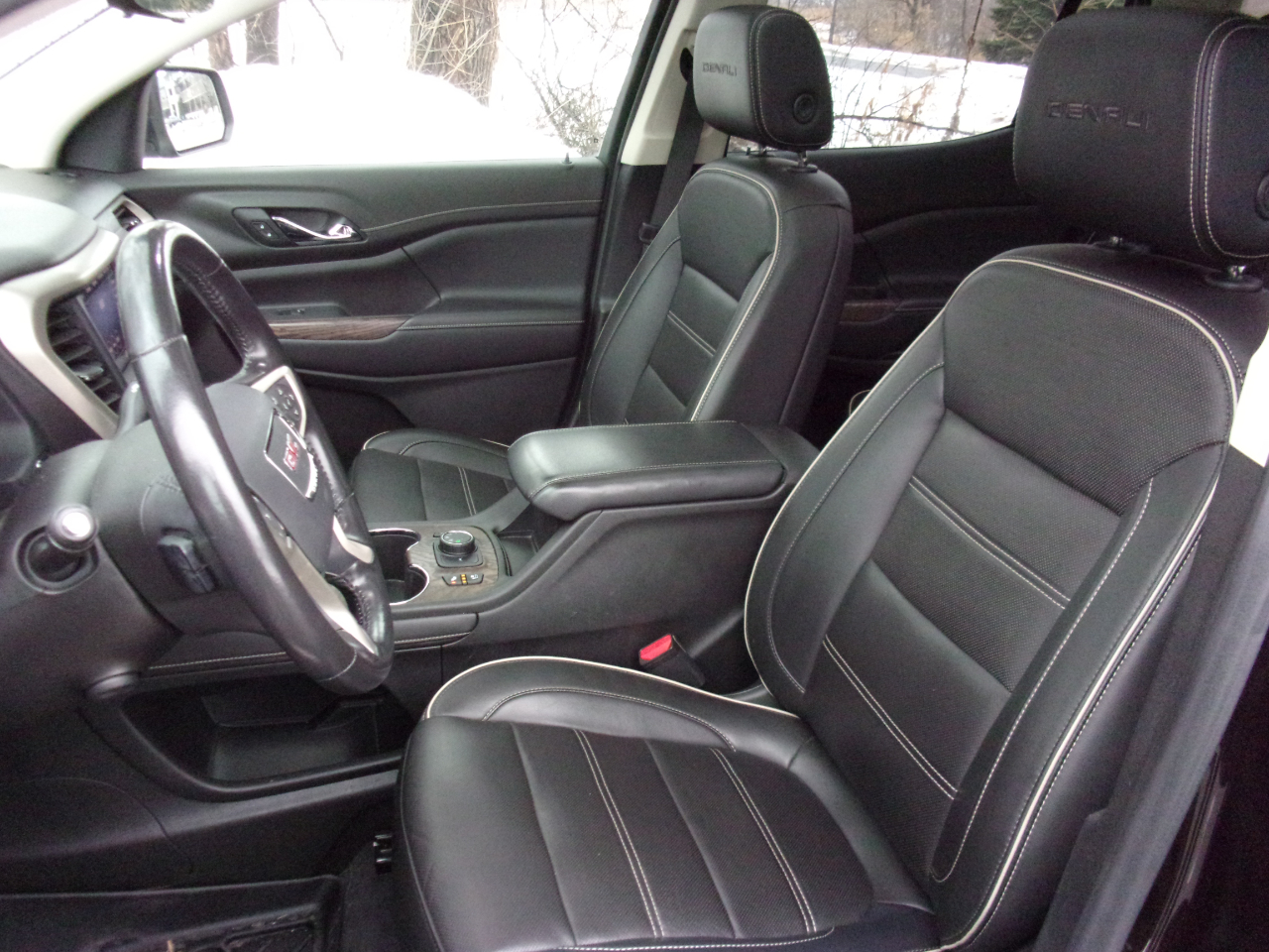 GMC Acadia Denali AWD 2021