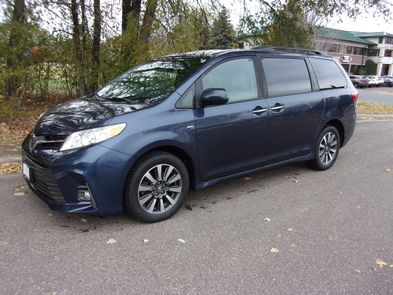 2020 Toyota Sienna XLE 7-Passenger AWD