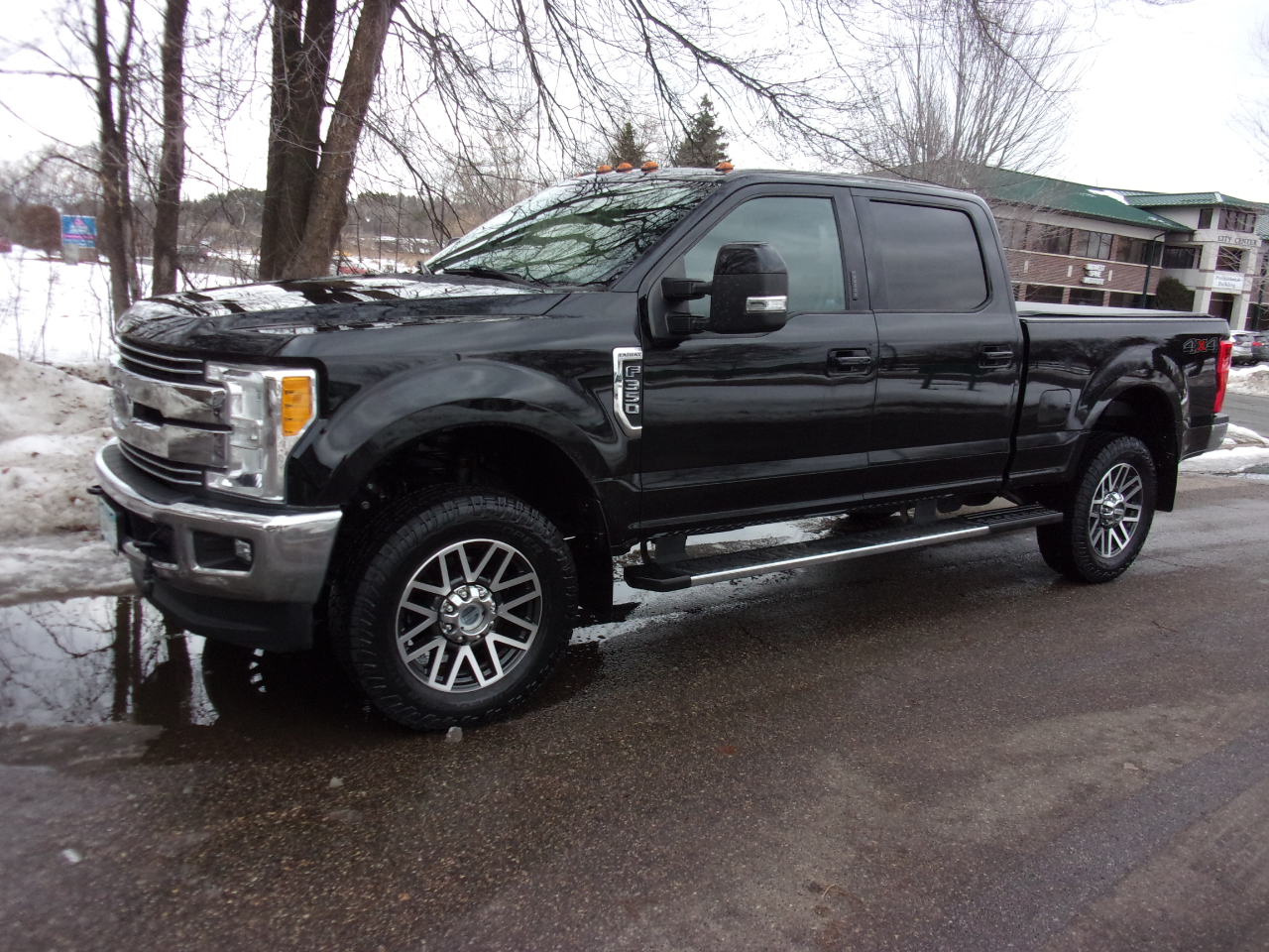 2017 Ford F-350 SD XLT Crew Cab 4WD