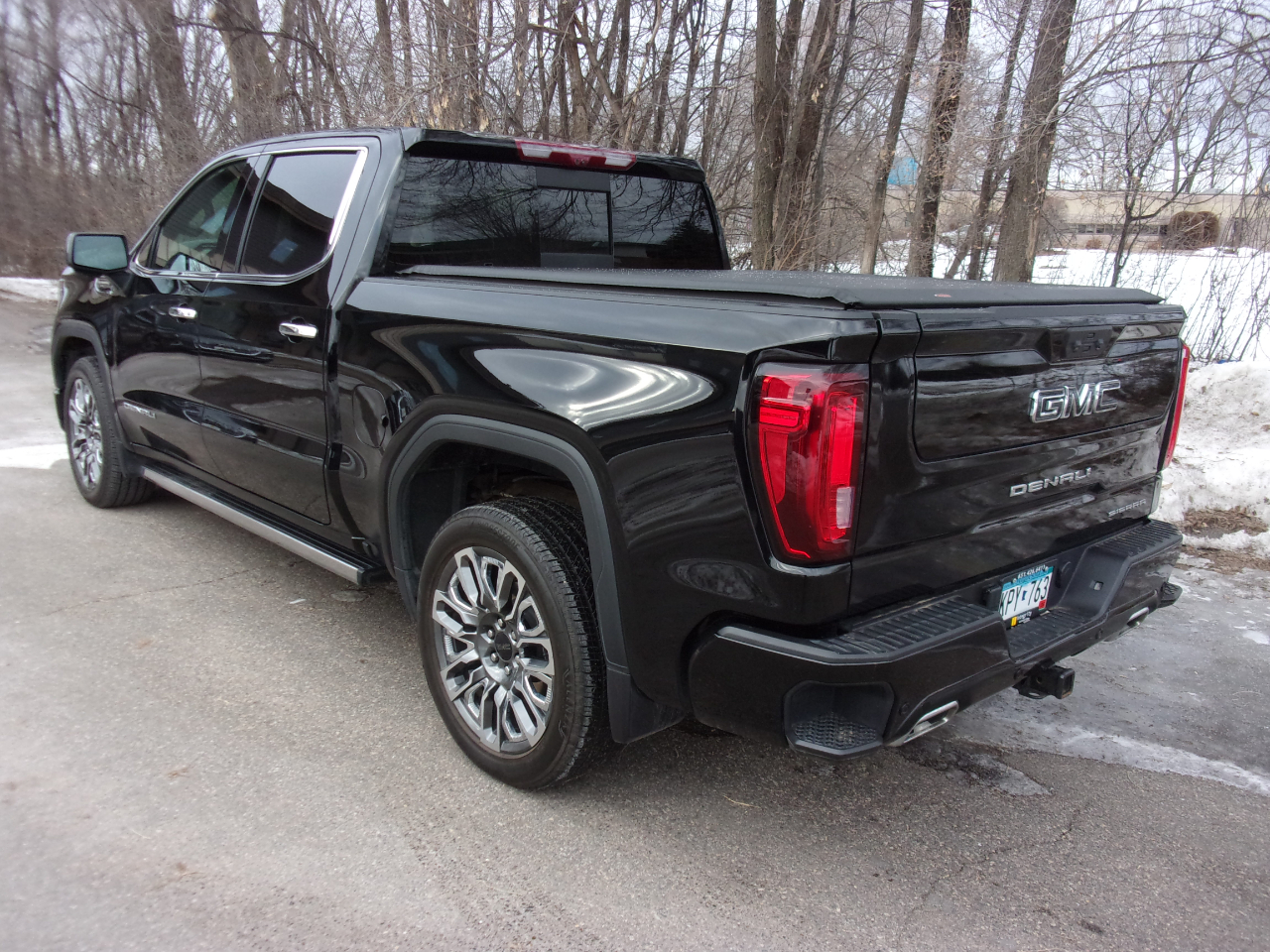 GMC Sierra 1500 Denali Ultimate Crew Cab 4WD 2023