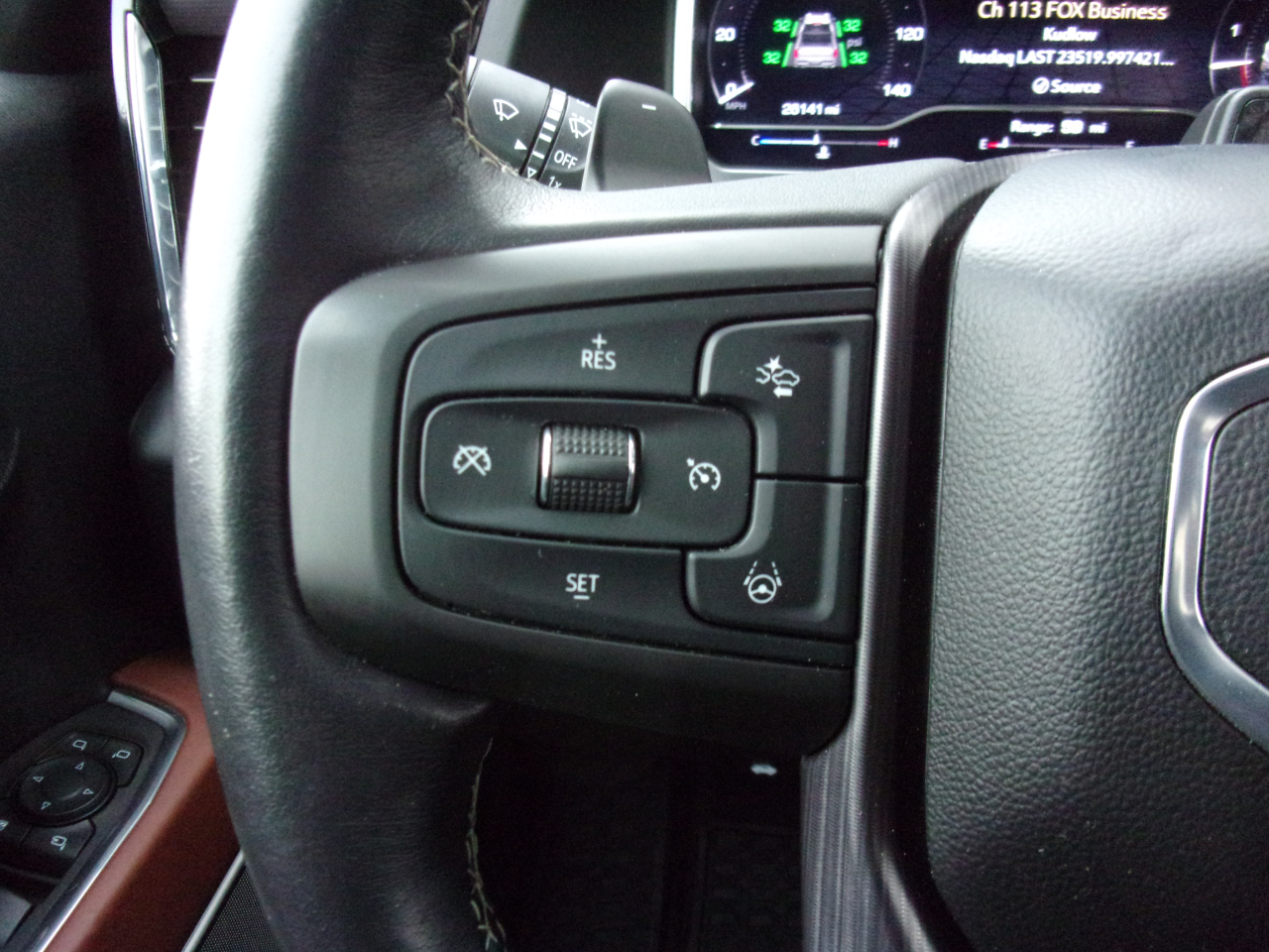 GMC Sierra 1500 Denali Ultimate Crew Cab 4WD 2023