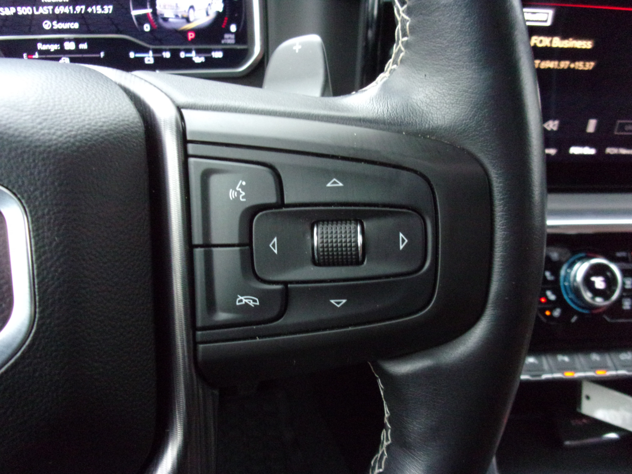 GMC Sierra 1500 Denali Ultimate Crew Cab 4WD 2023