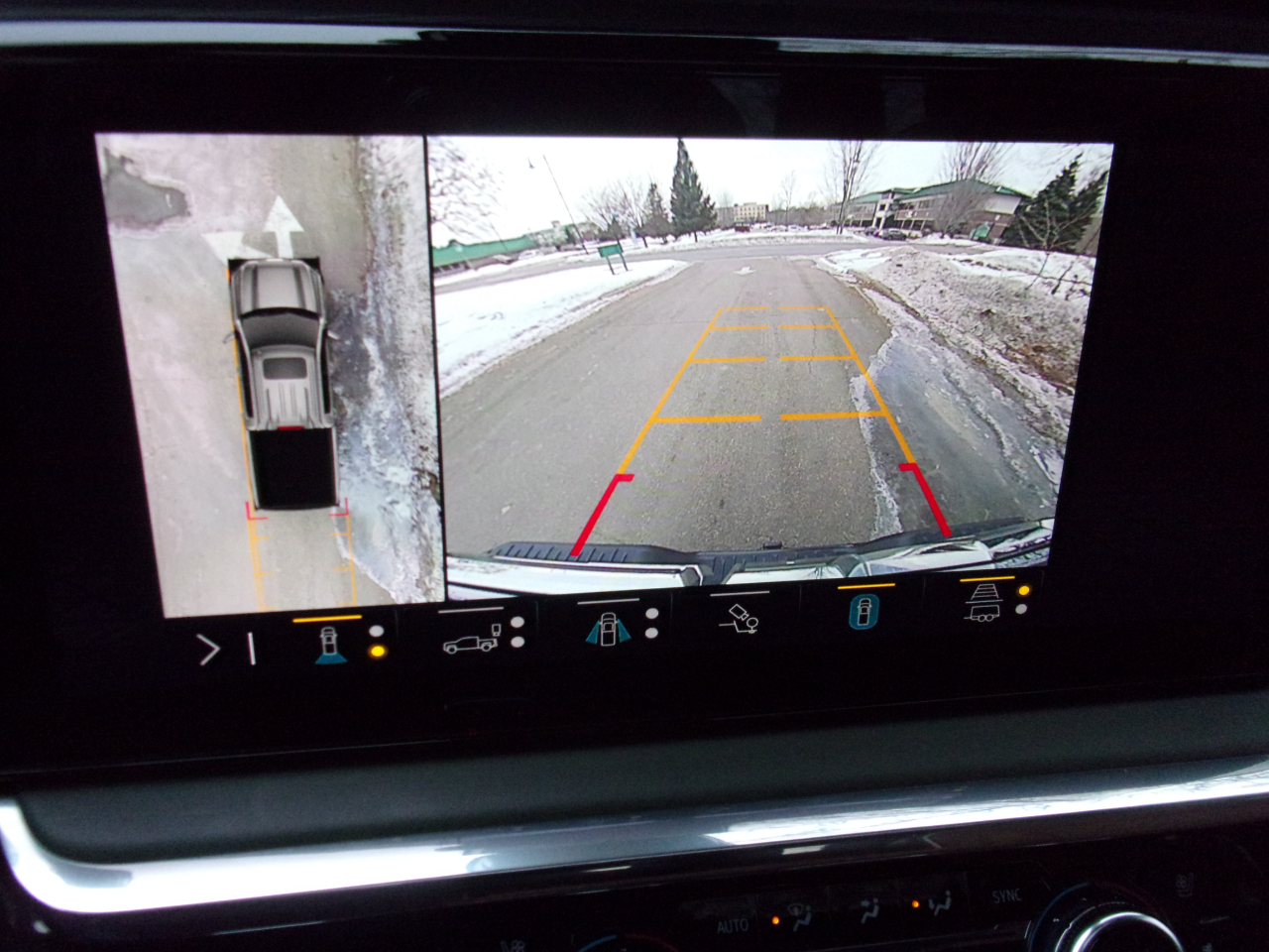 GMC Sierra 1500 Denali Ultimate Crew Cab 4WD 2023