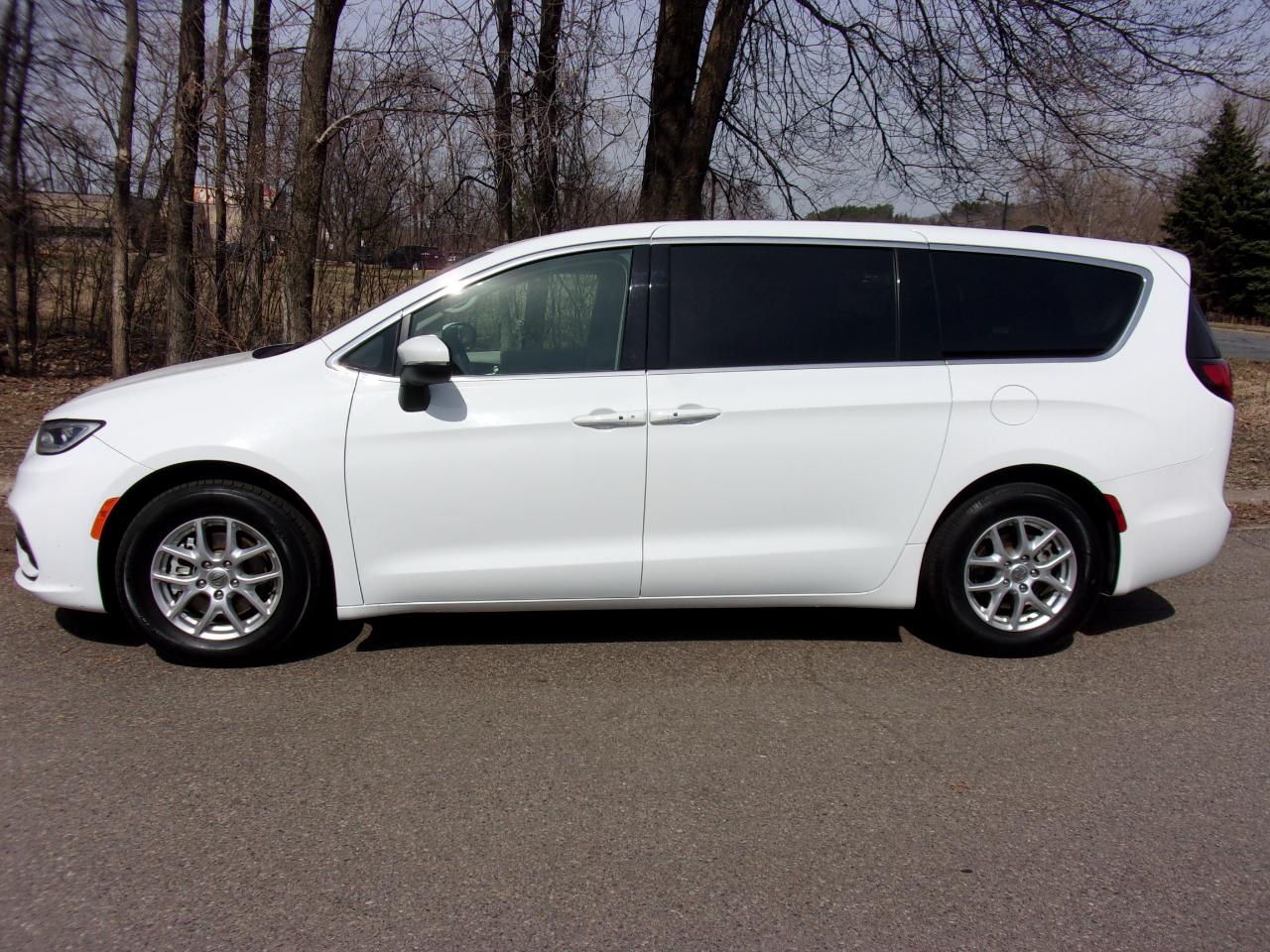 Chrysler Pacifica Touring L 2023