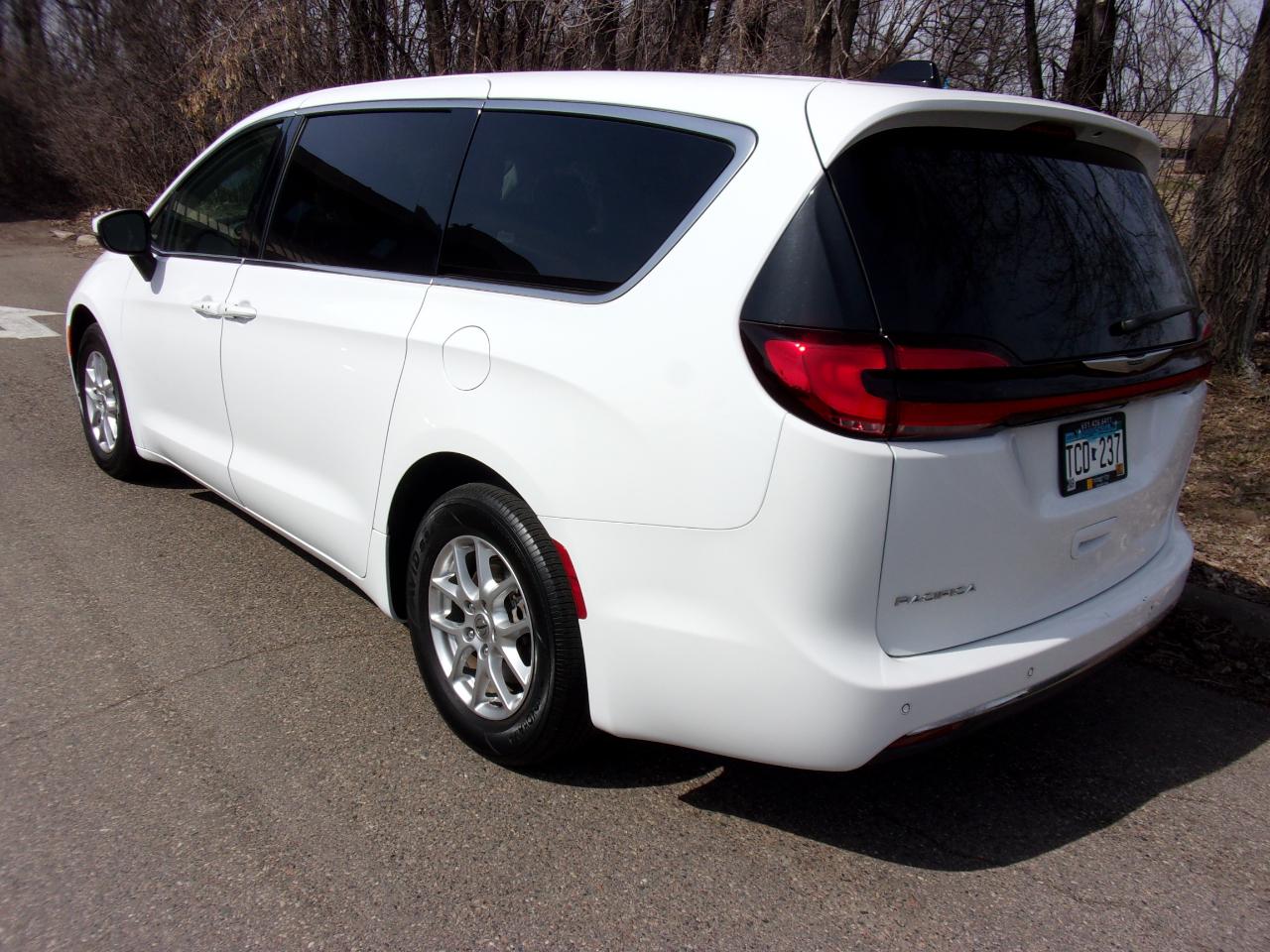 Chrysler Pacifica Touring L 2023