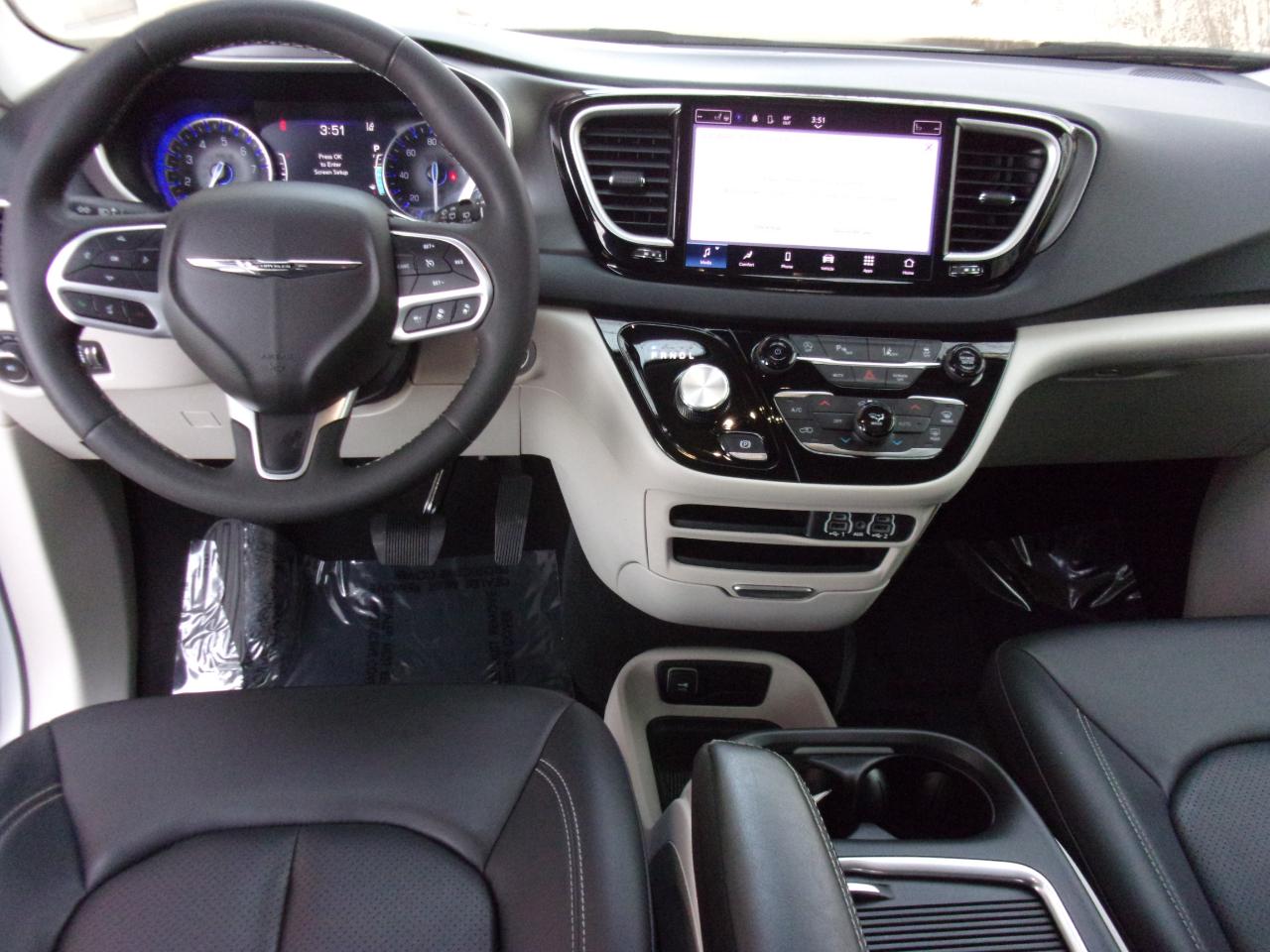 Chrysler Pacifica Touring L 2023