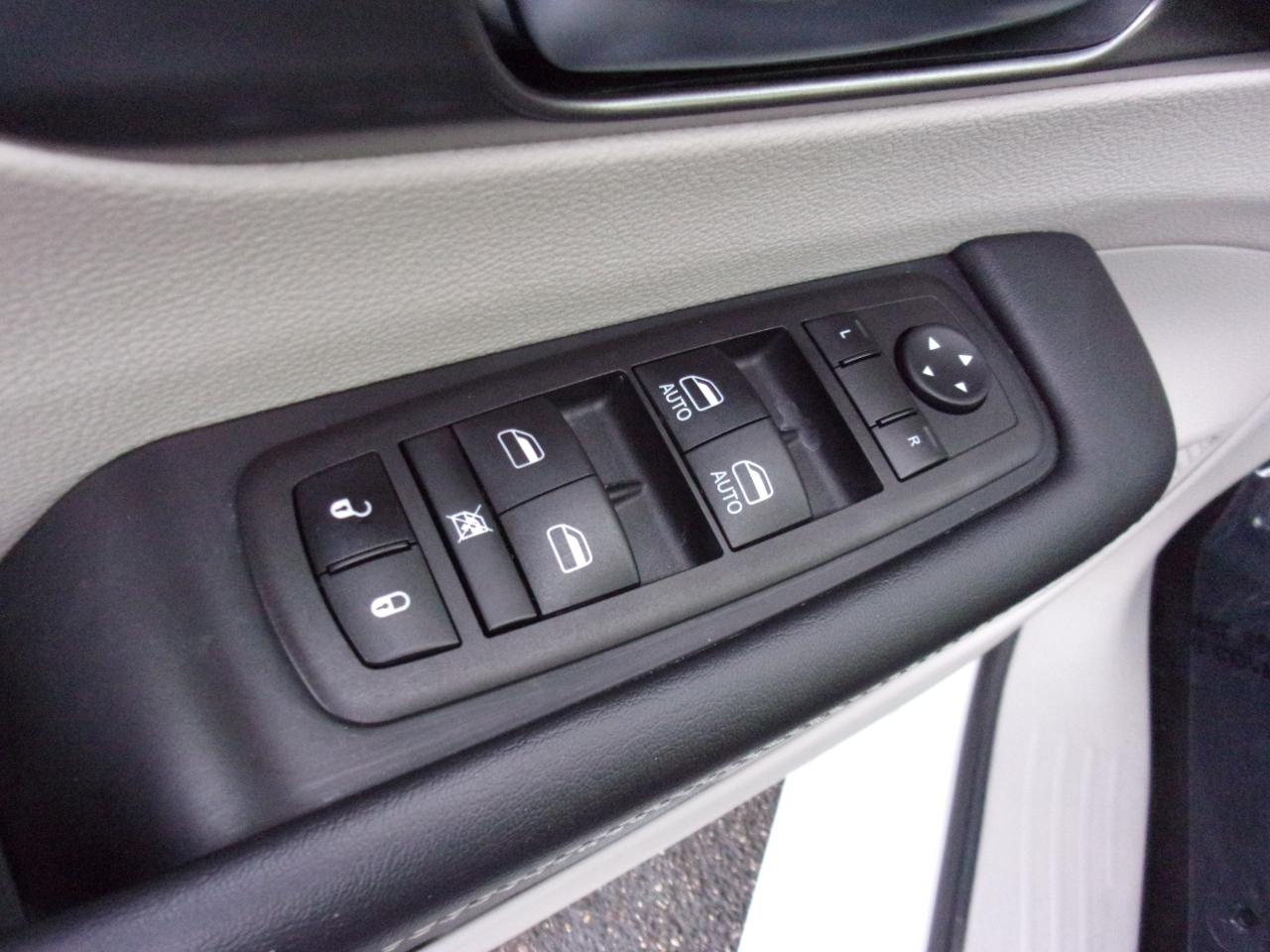 Chrysler Pacifica Touring L 2023