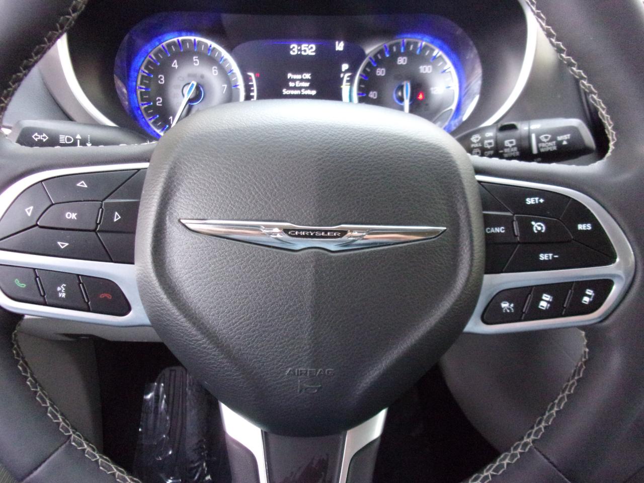 Chrysler Pacifica Touring L 2023