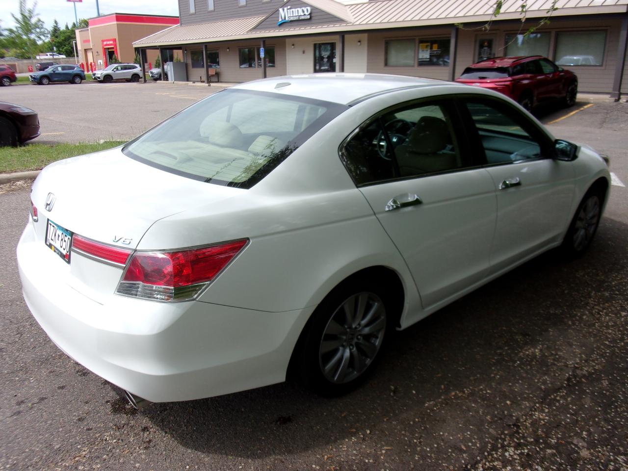 Honda Accord EX-L V6 Sedan AT 2012