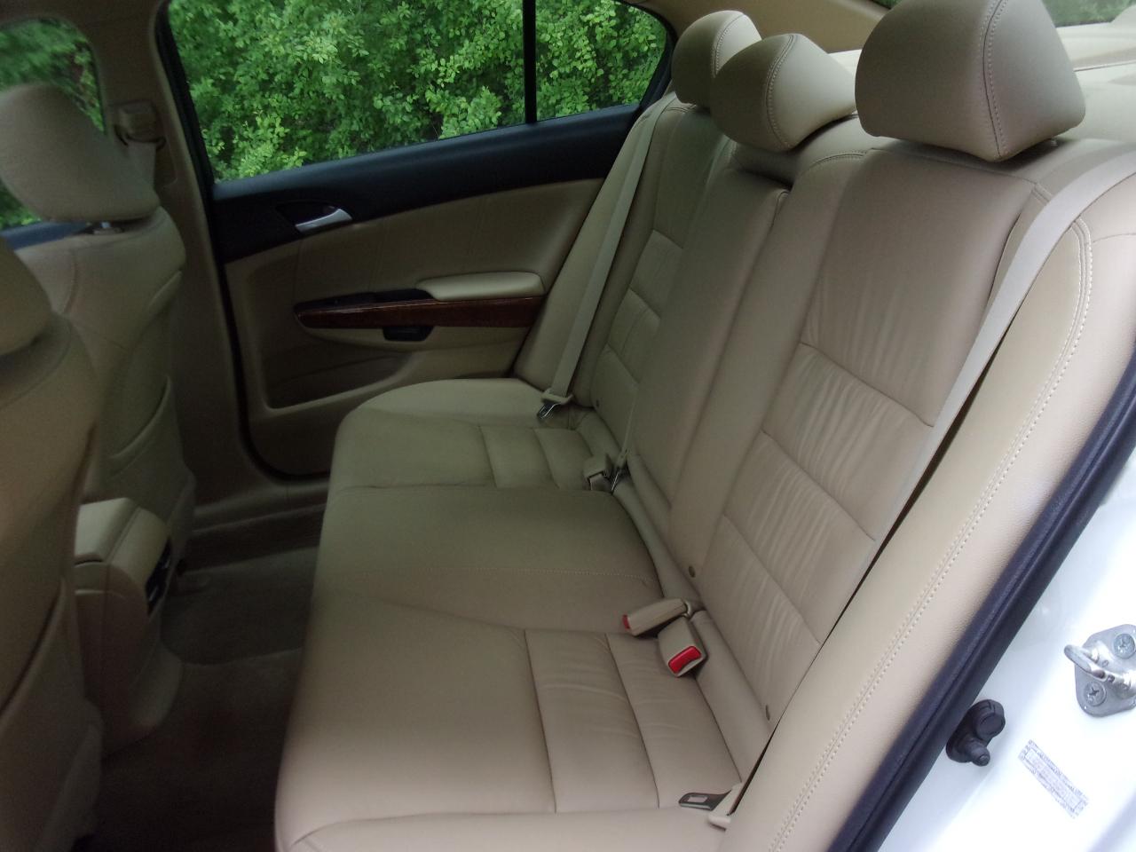 Honda Accord EX-L V6 Sedan AT 2012