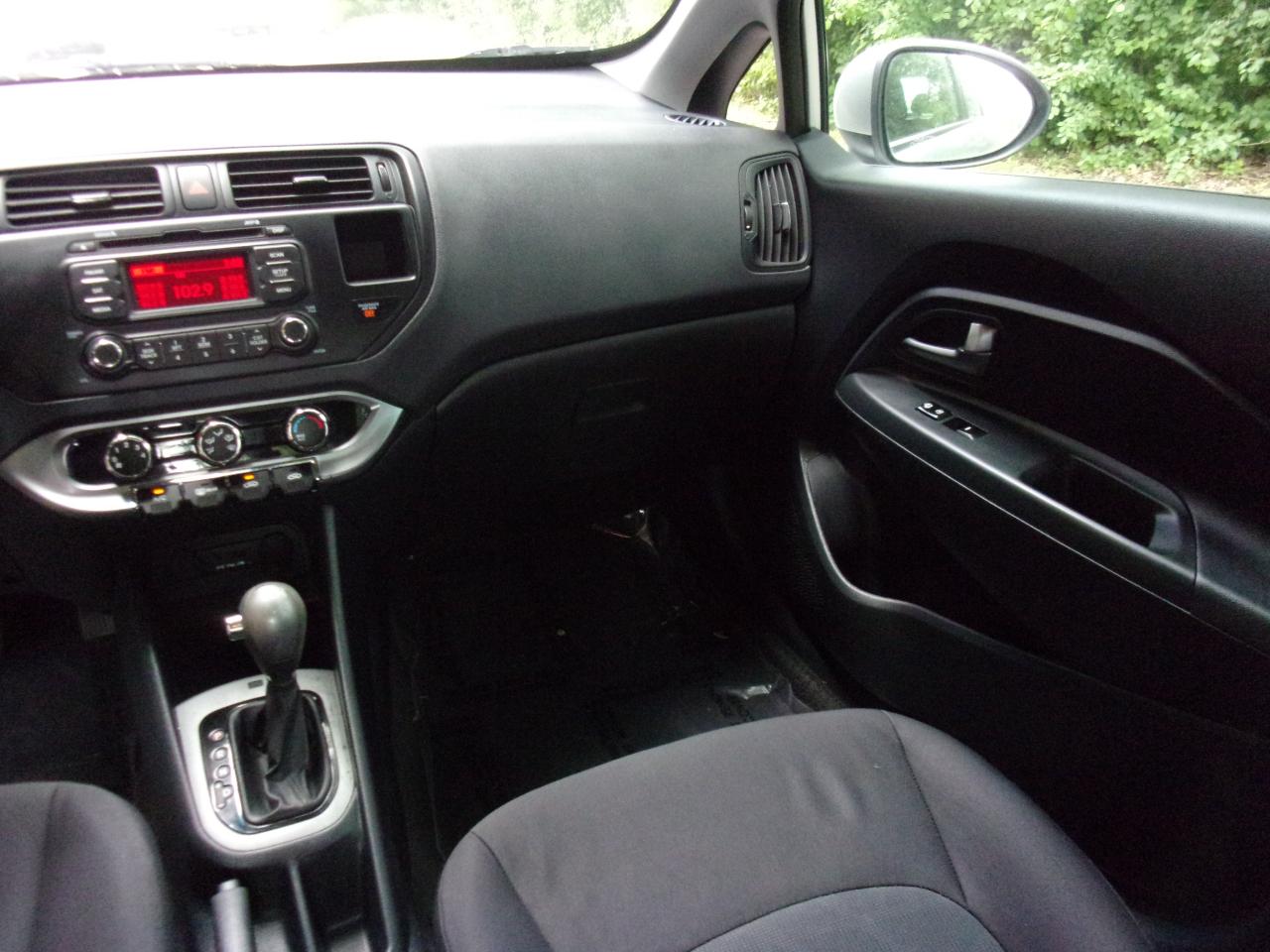 Kia Rio LX 2013