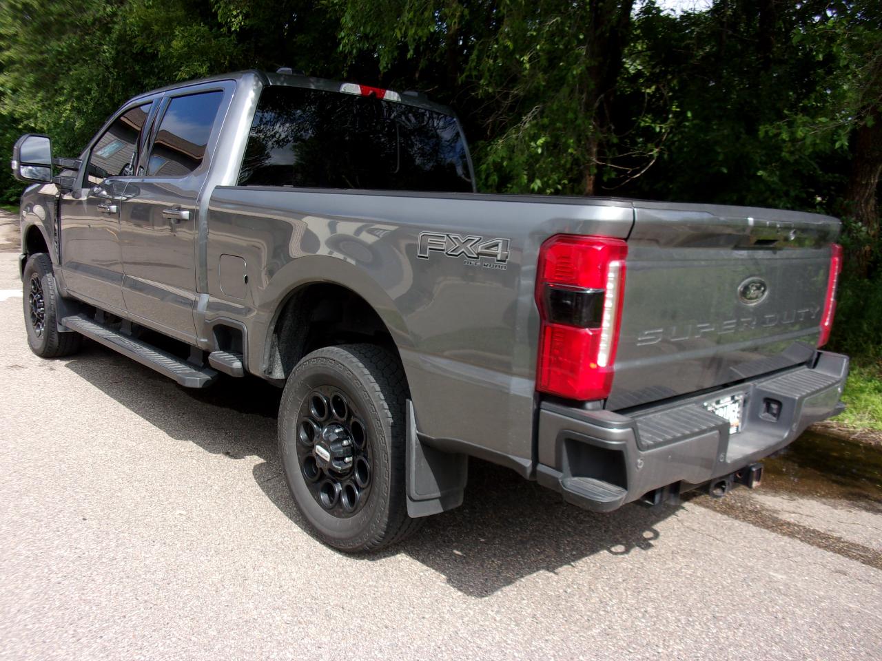Ford F-250 SD Lariat Crew Cab 4WD 2024