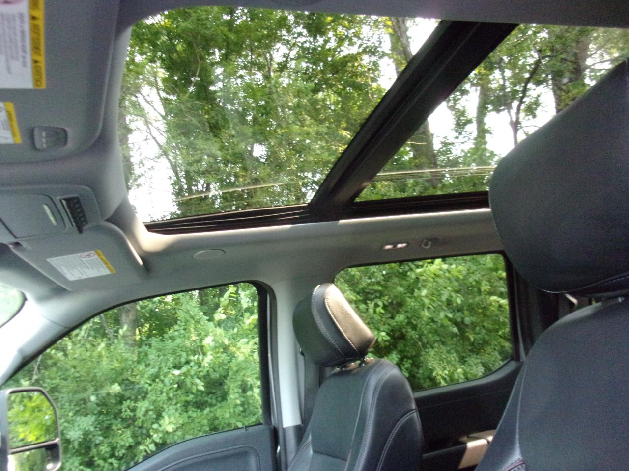 Ford F-250 SD Lariat Crew Cab 4WD 2024