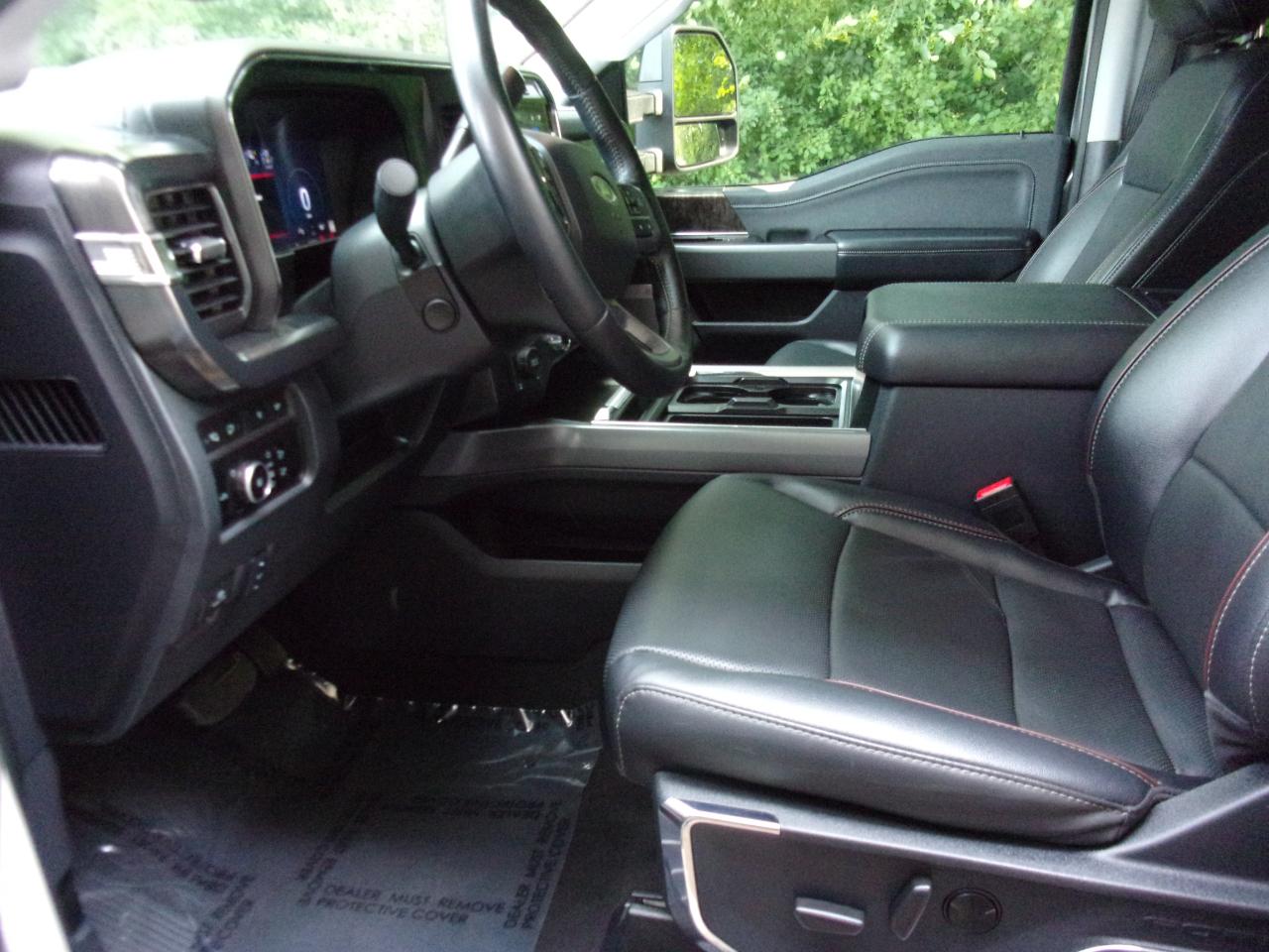 Ford F-250 SD Lariat Crew Cab 4WD 2024