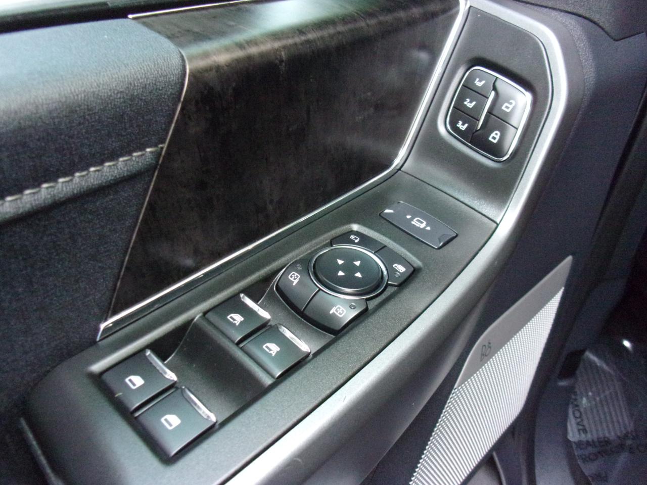 Ford F-250 SD Lariat Crew Cab 4WD 2024
