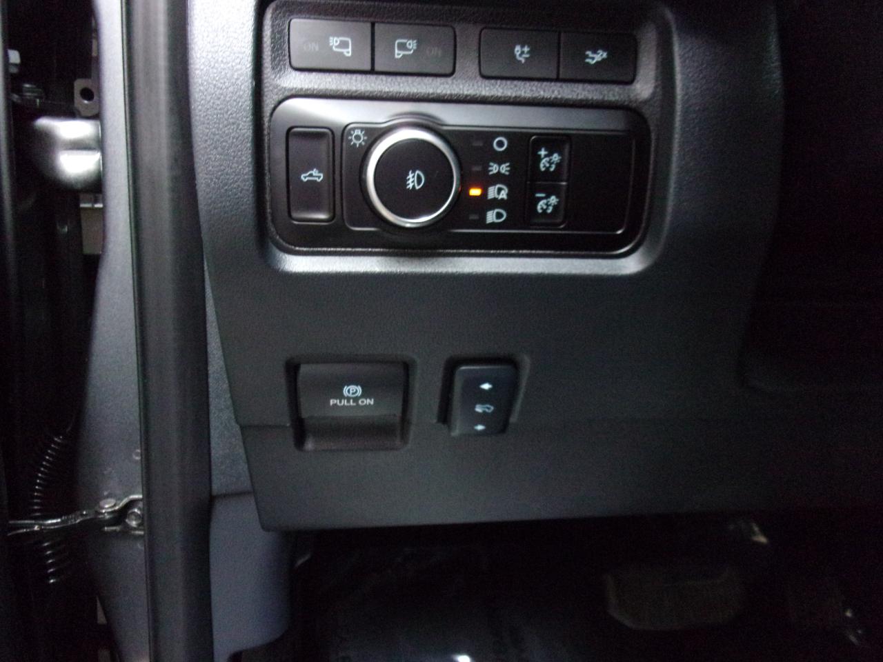 Ford F-250 SD Lariat Crew Cab 4WD 2024