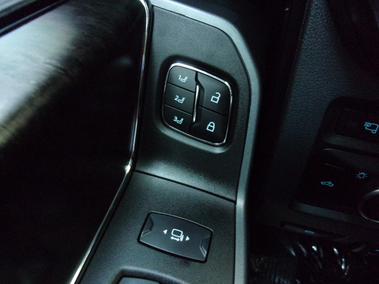 Ford F-250 SD Lariat Crew Cab 4WD 2024
