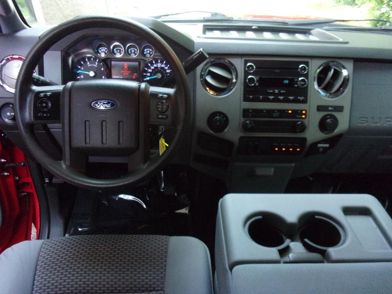 Ford F-350 SD XLT Crew Cab 4WD 2014