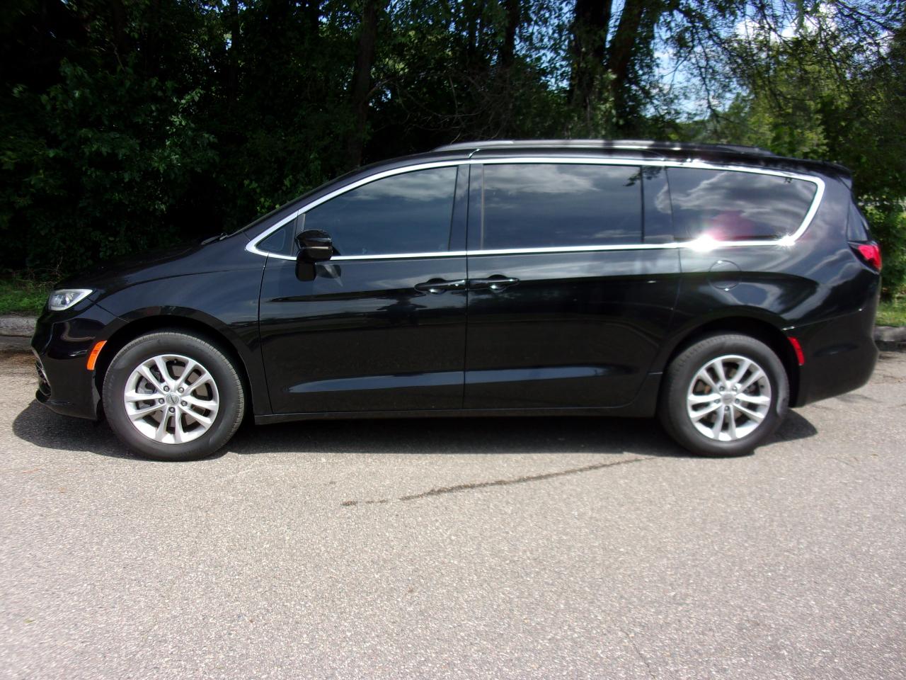 Chrysler Pacifica Touring 2022