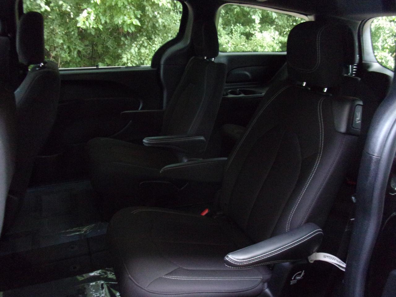 Chrysler Pacifica Touring 2022
