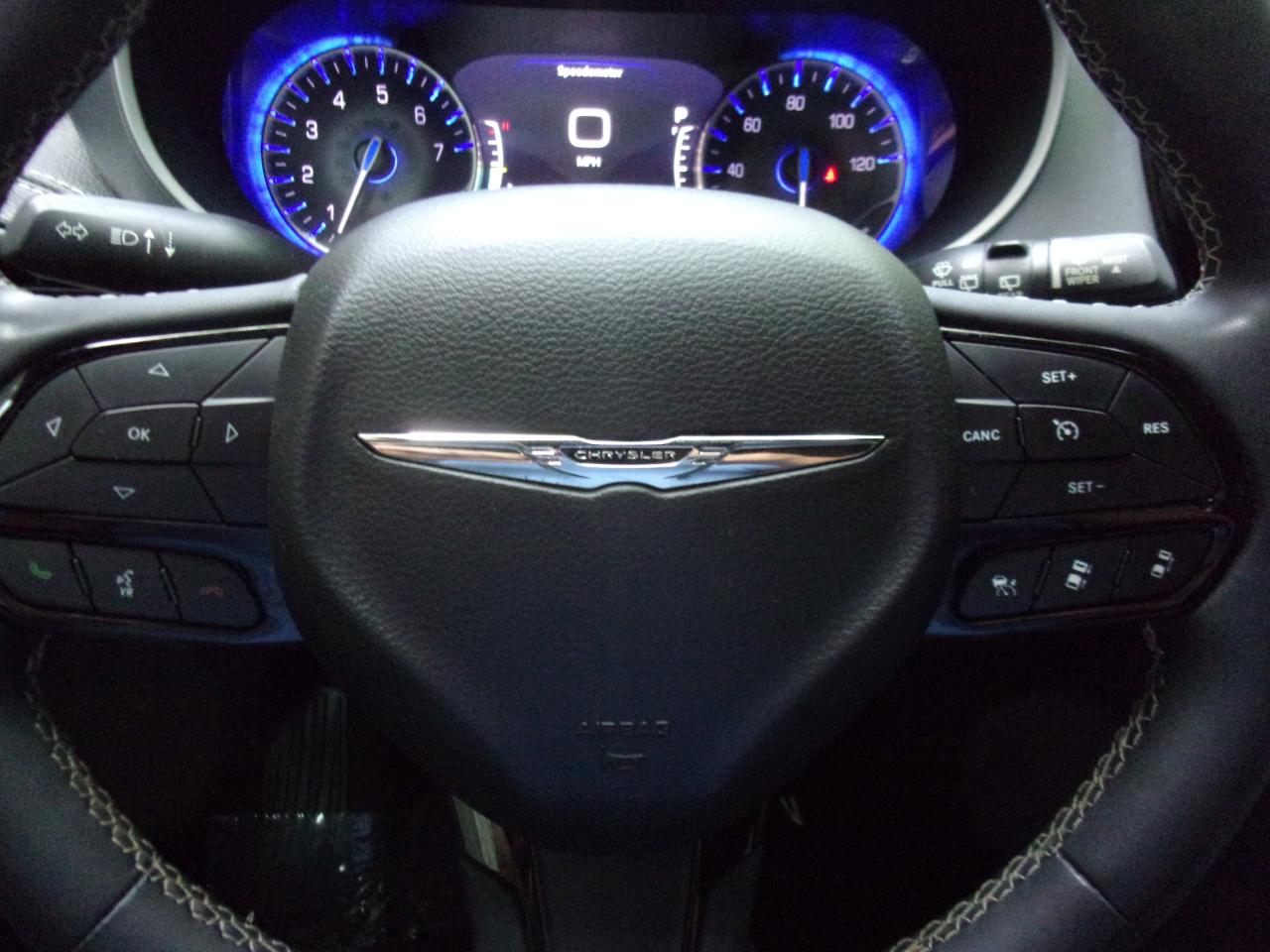 Chrysler Pacifica Touring 2022