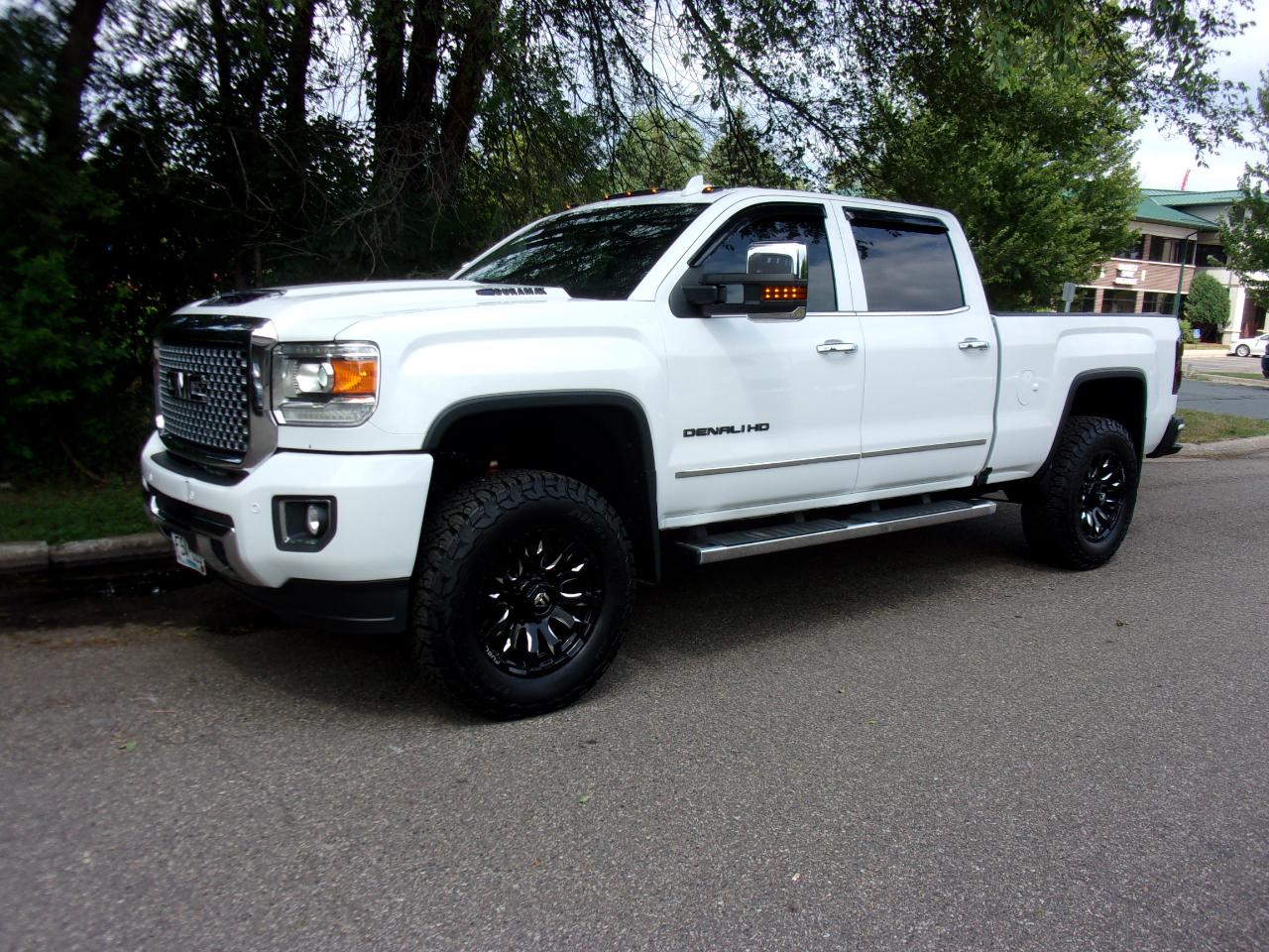 2017 GMC Sierra 2500HD Denali Crew Cab 4WD