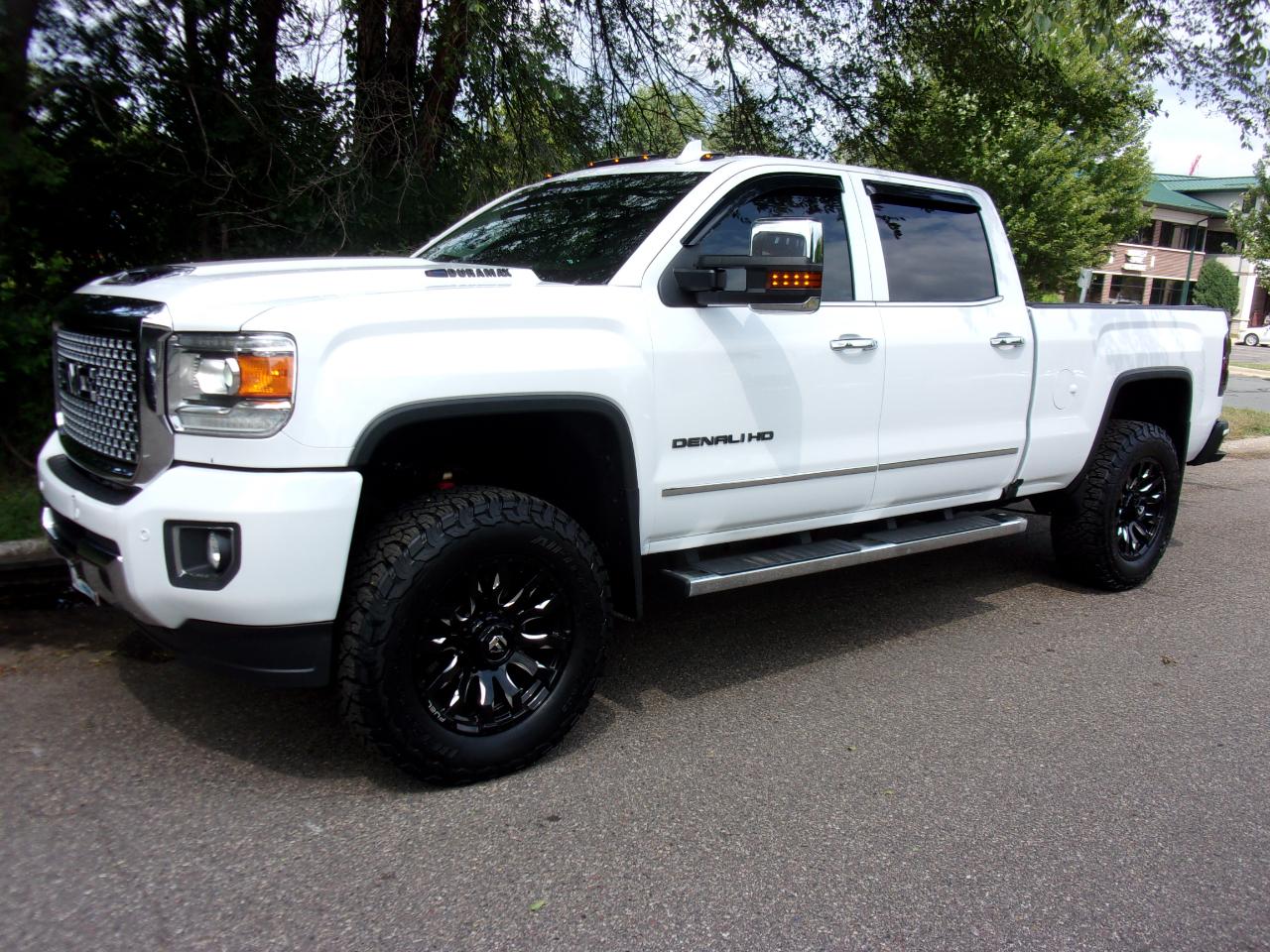 GMC Sierra 2500HD Denali Crew Cab 4WD 2017