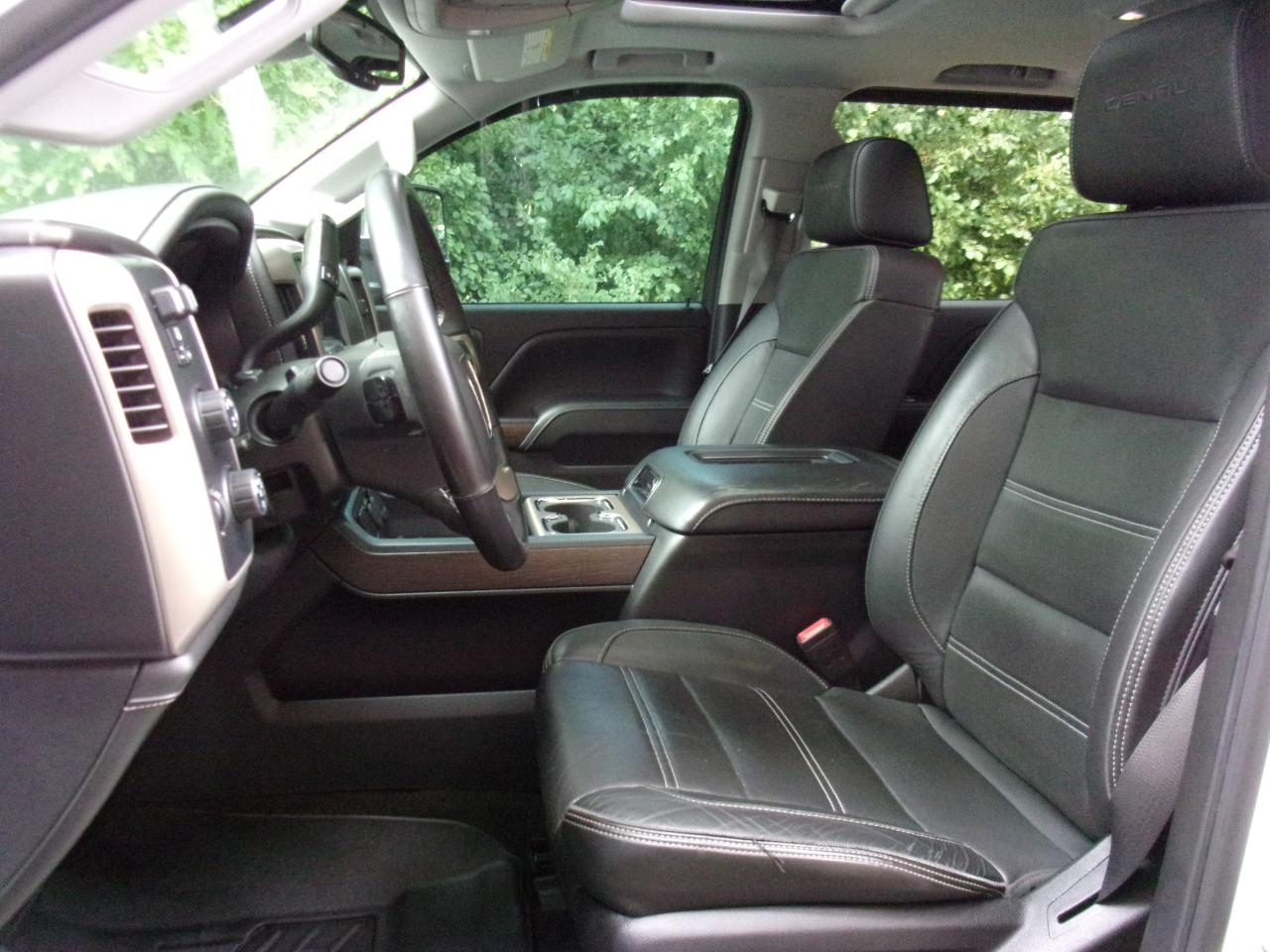 GMC Sierra 2500HD Denali Crew Cab 4WD 2017