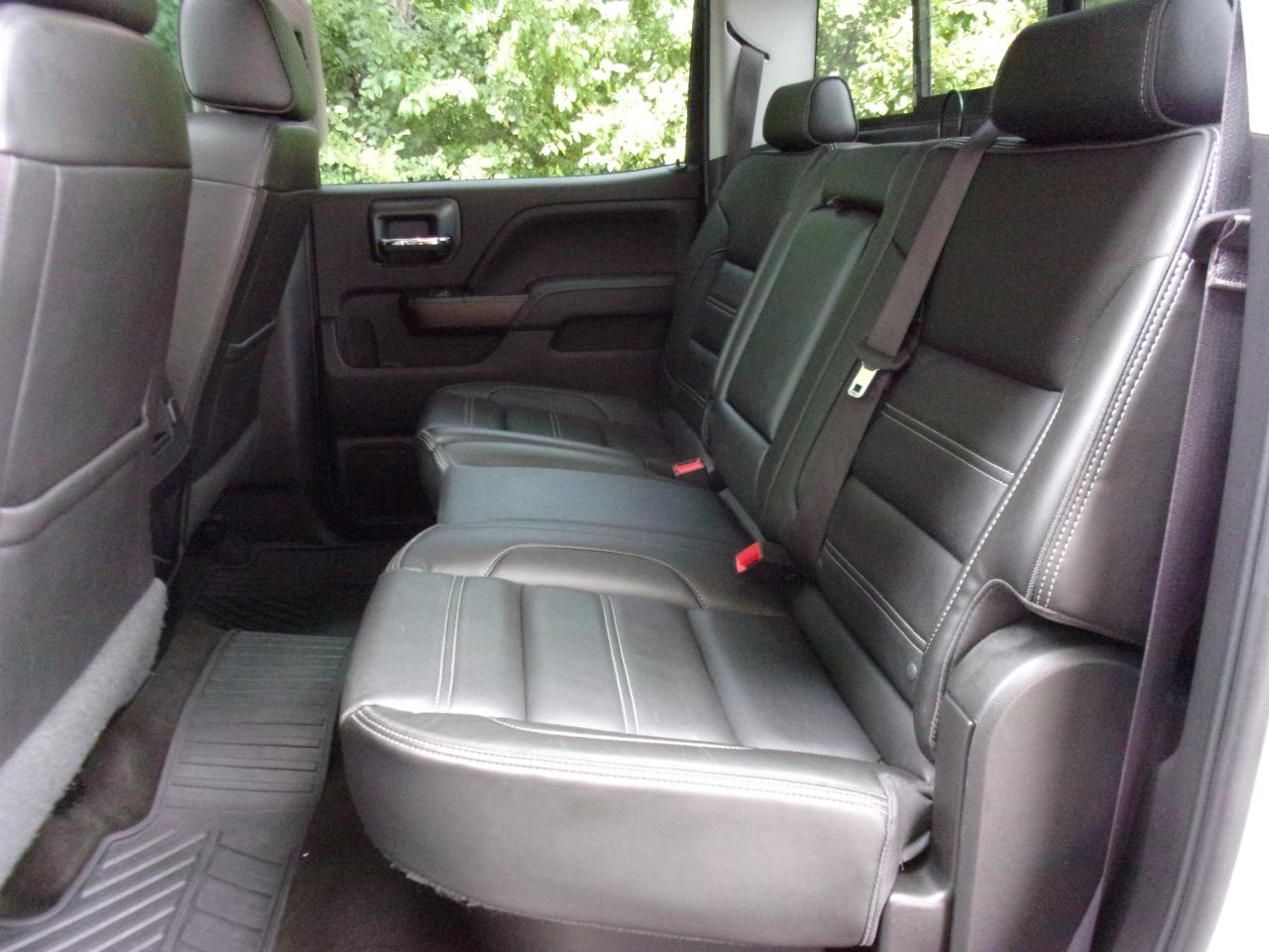 GMC Sierra 2500HD Denali Crew Cab 4WD 2017