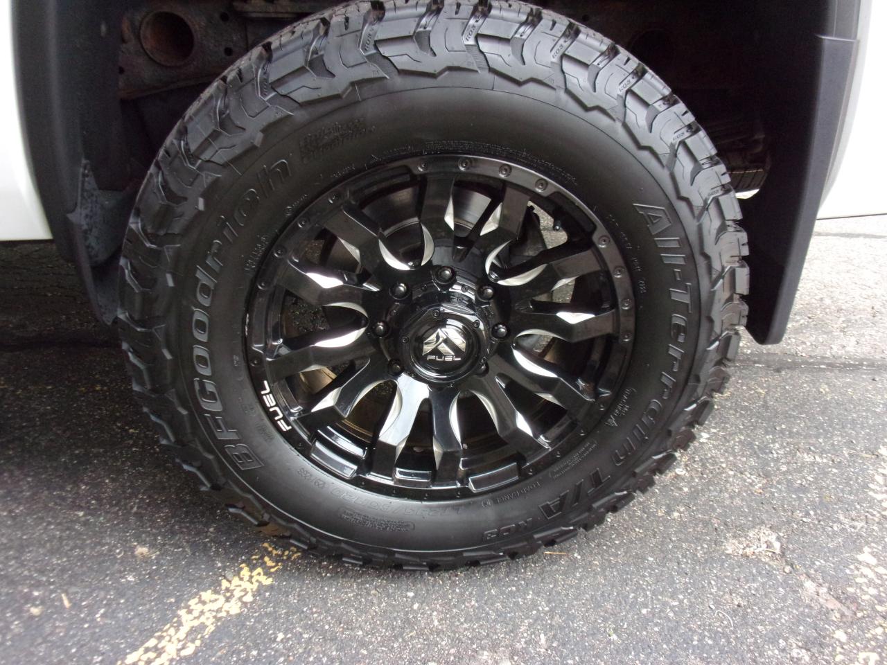 GMC Sierra 2500HD Denali Crew Cab 4WD 2017