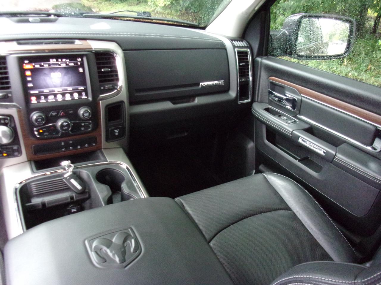 RAM 1500 Laramie Crew Cab LWB 4WD 2017
