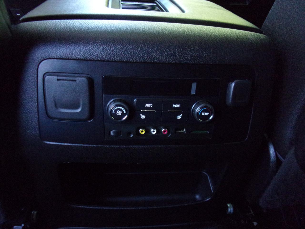Chevrolet Suburban 4WD 4dr LTZ 2015