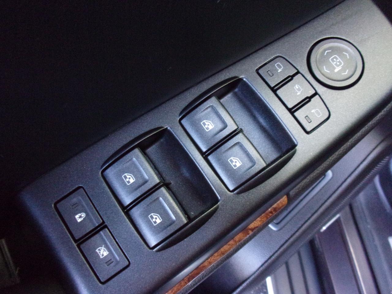 Chevrolet Suburban 4WD 4dr LTZ 2015